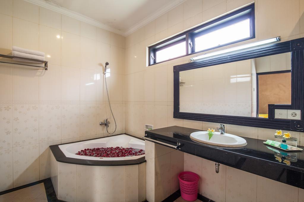 Puri Yuma Hotel Денпасар Екстериор снимка