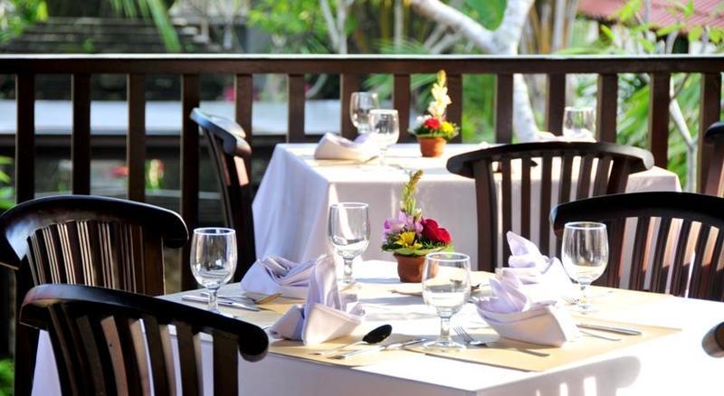 Puri Yuma Hotel Денпасар Екстериор снимка