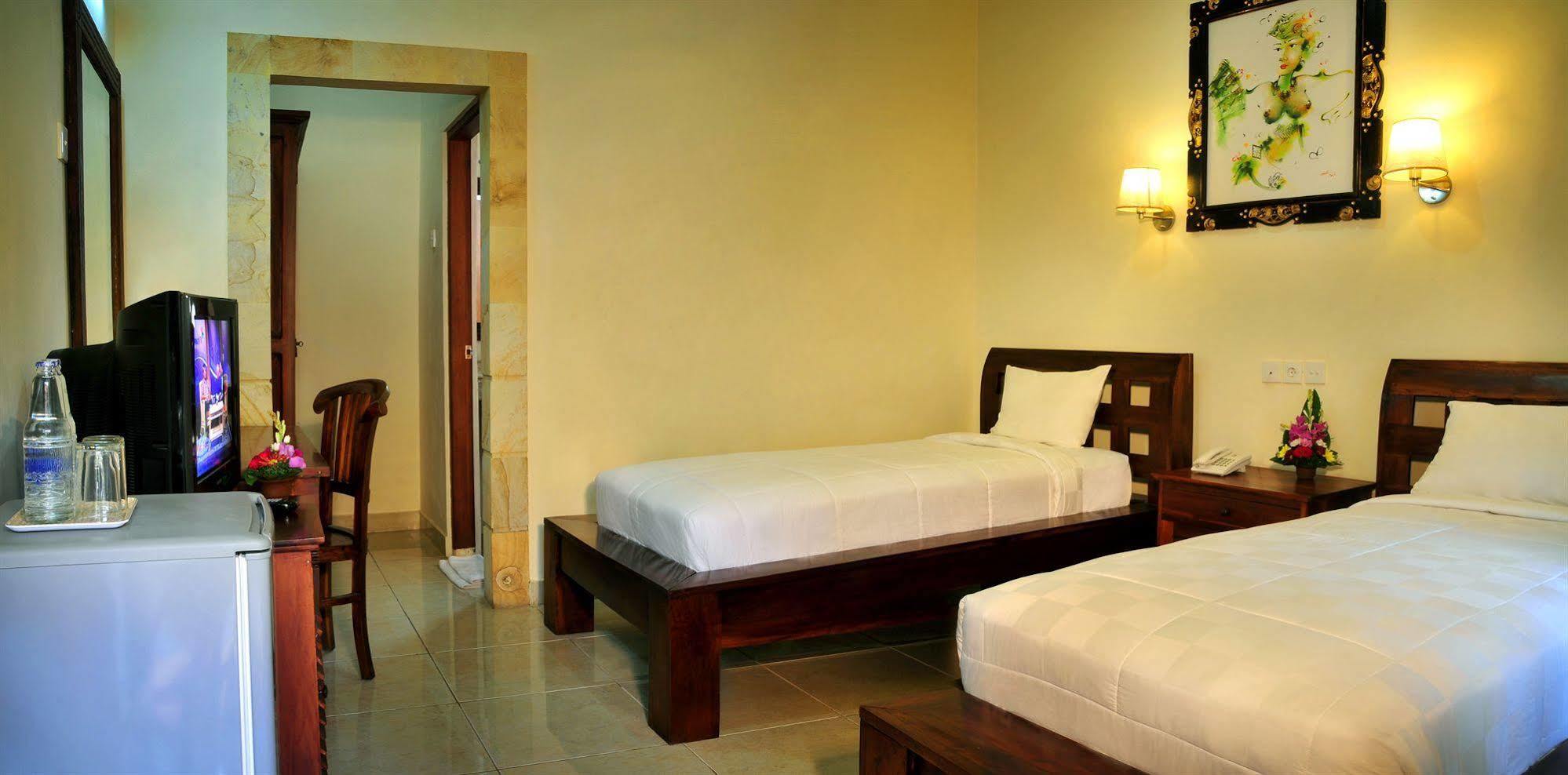 Puri Yuma Hotel Денпасар Екстериор снимка