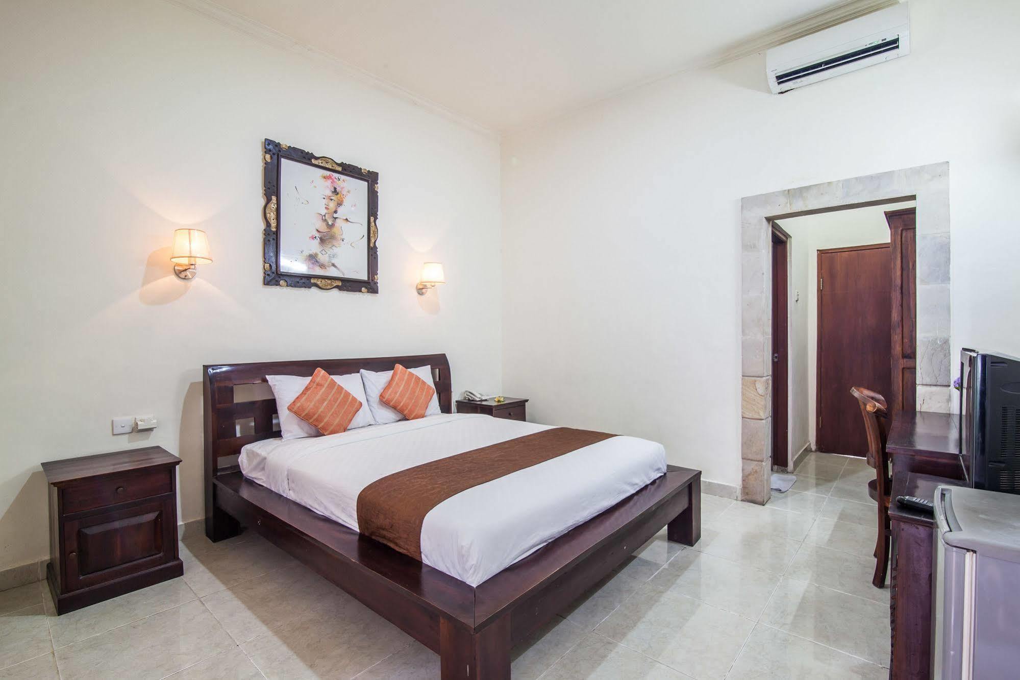 Puri Yuma Hotel Денпасар Екстериор снимка