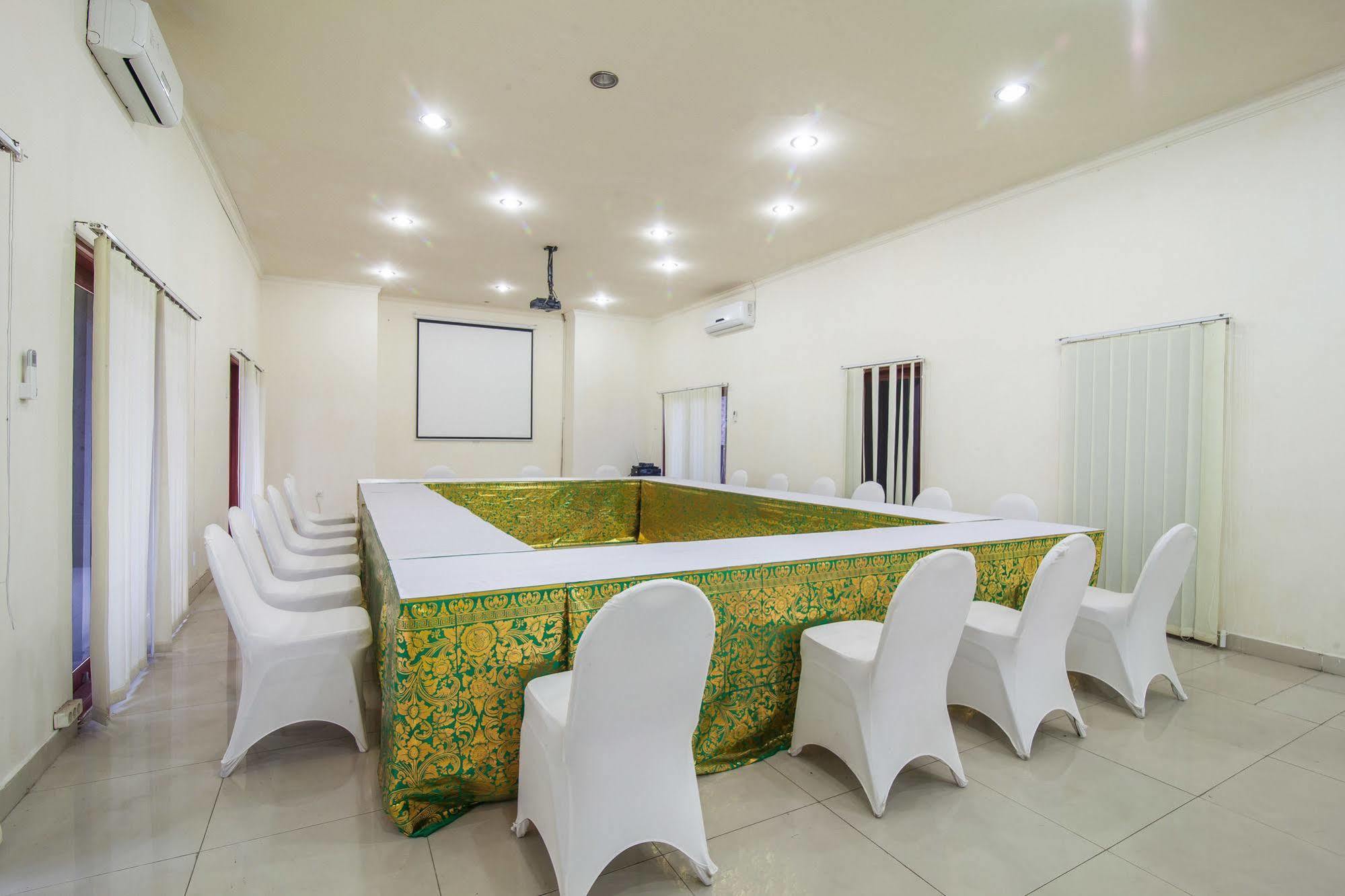 Puri Yuma Hotel Денпасар Екстериор снимка