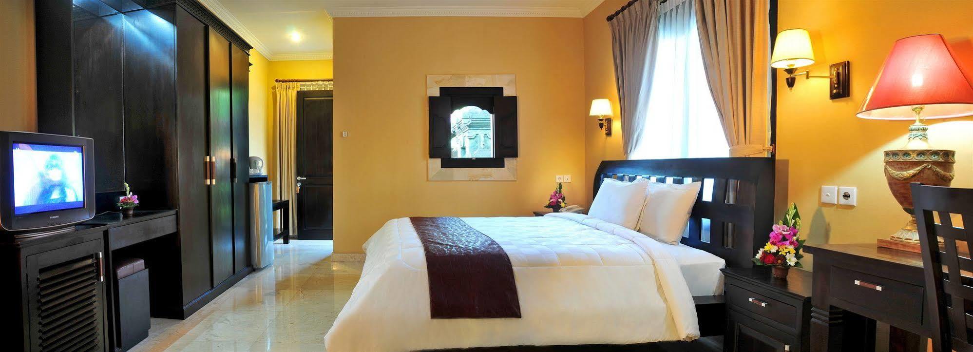 Puri Yuma Hotel Денпасар Екстериор снимка