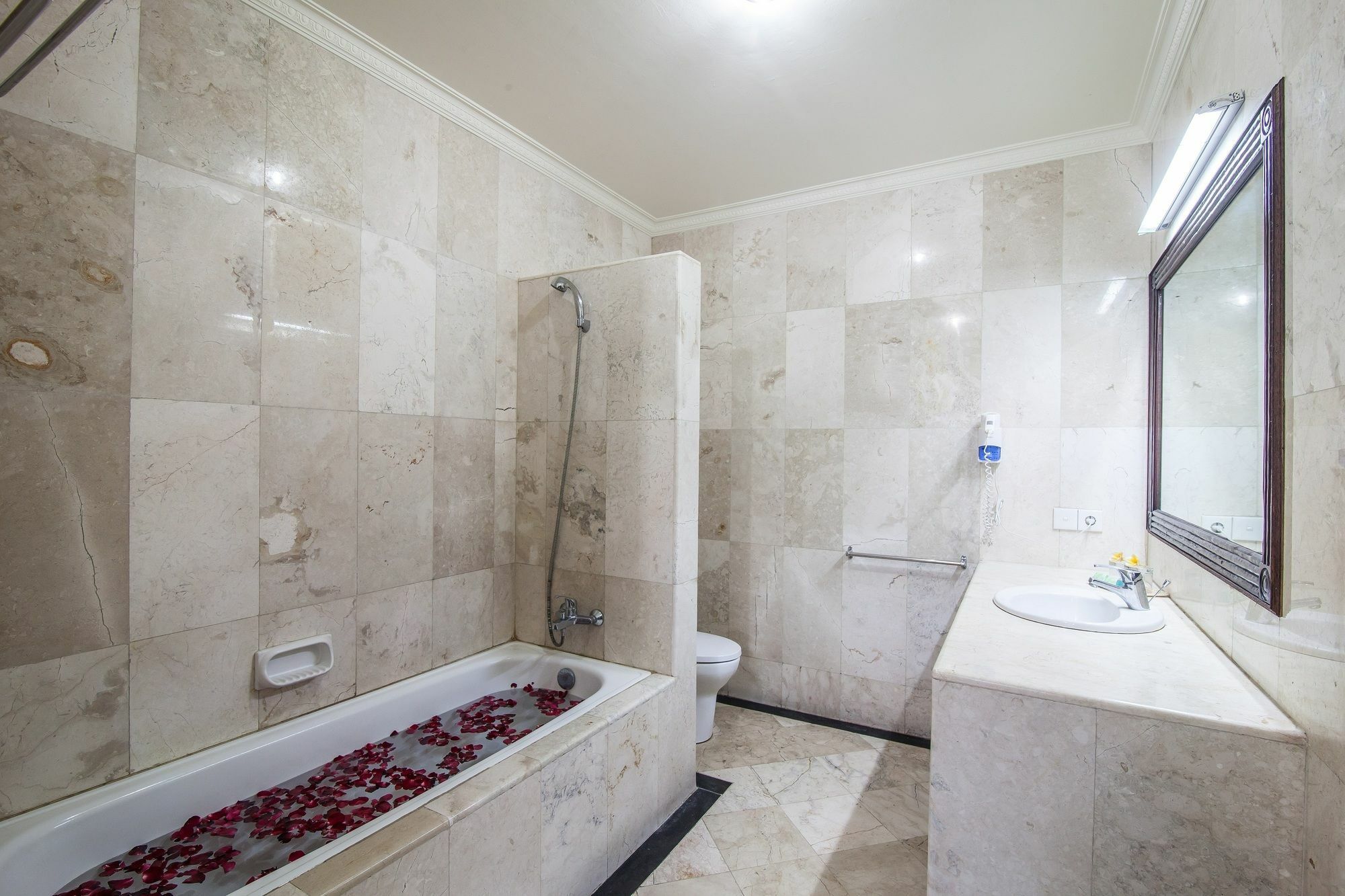 Puri Yuma Hotel Денпасар Екстериор снимка